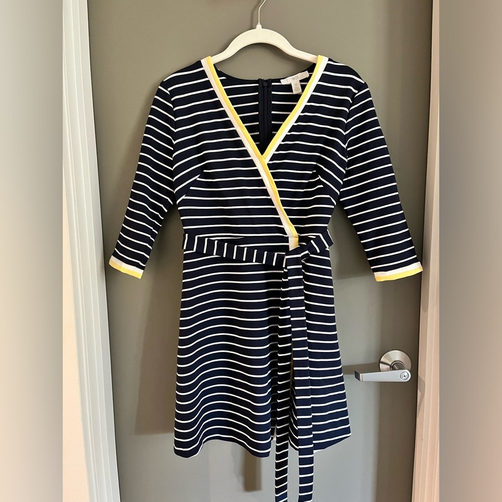 1901 / 10P / Navy and white striped with yellow piping